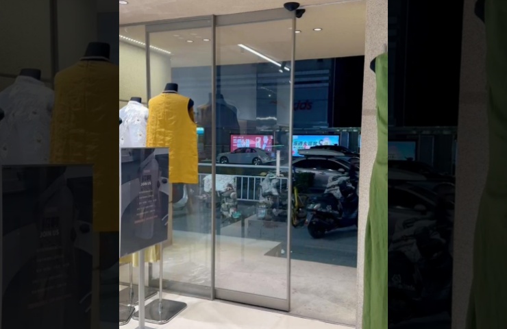 服装店入户单开磁悬浮自动门